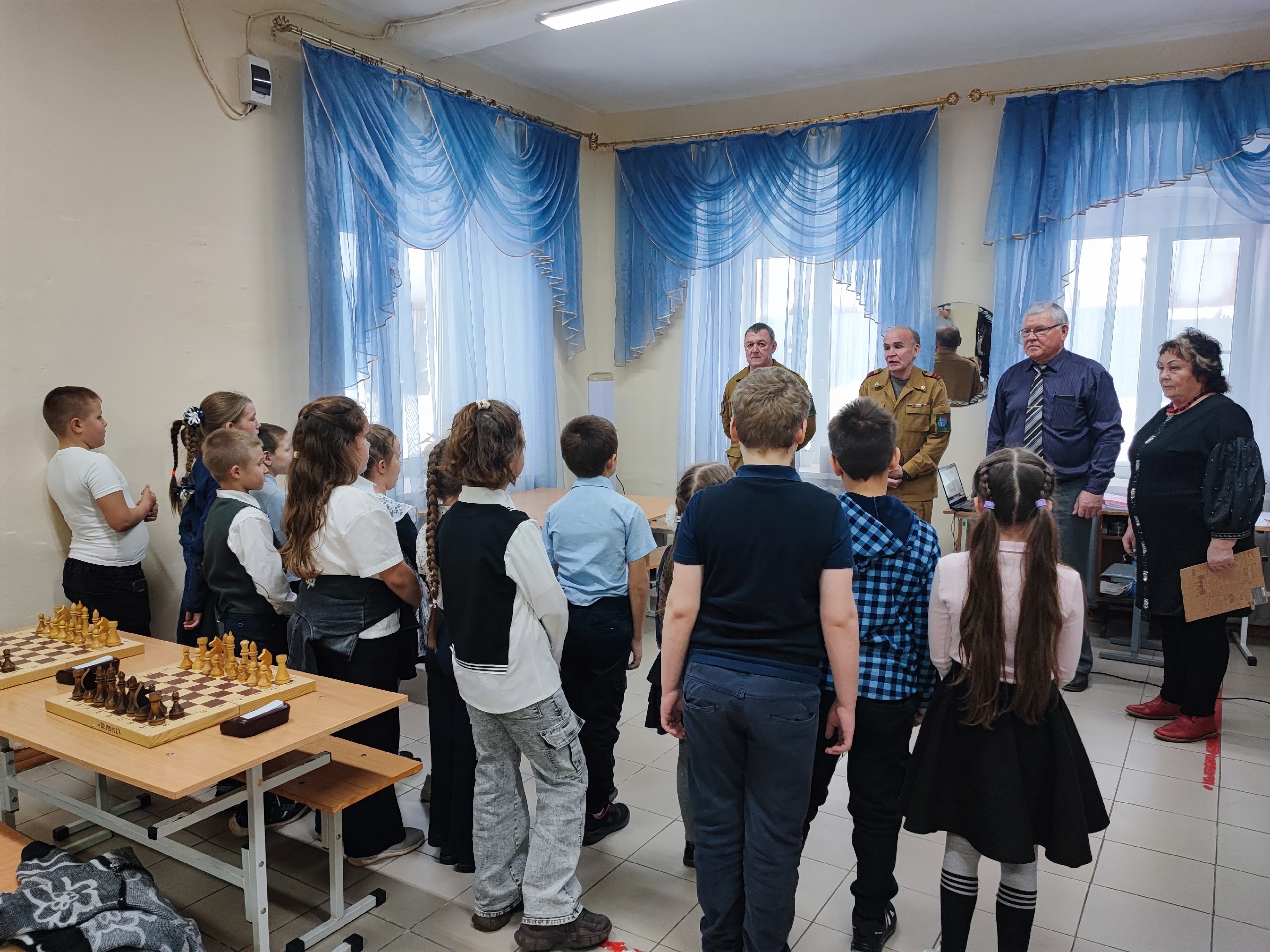 Шахматный турнир к Дню Героев Отечества в Артемовском. Итоги